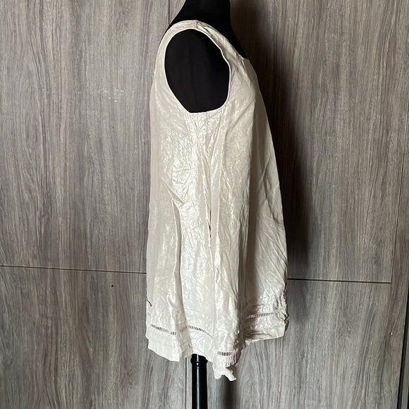 C&C California Linen Shimmer Dress - Picture 7 of 13